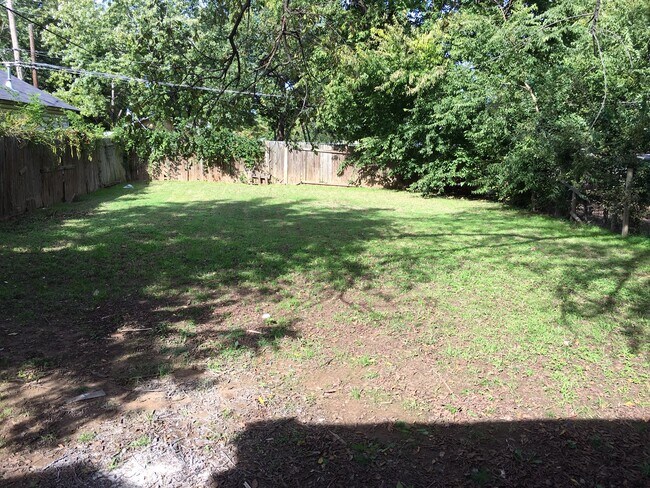 Foto del edificio - 2725 E 1st St