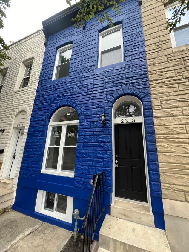Primary Photo - 2313 E Madison St