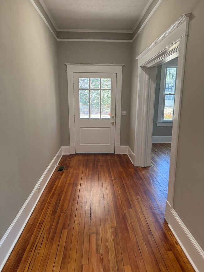 Building Photo - 1930 S Lumpkin St