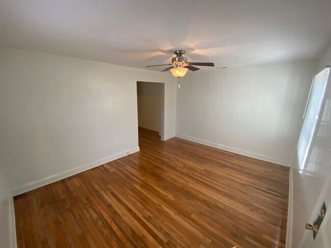 Building Photo - Duplex in Northgate Park / Fenced In Yard!