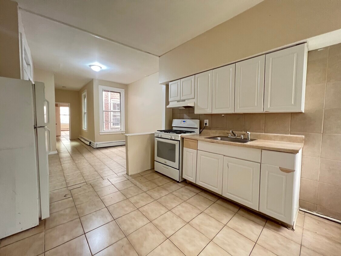 38 Bartholdi Ave Unit 2L, Jersey City, NJ 07305 38 Bartholdi Ave