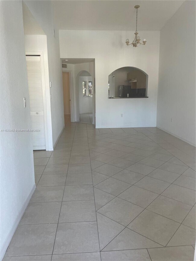 Foto del edificio - 1260 SE 31st Ct