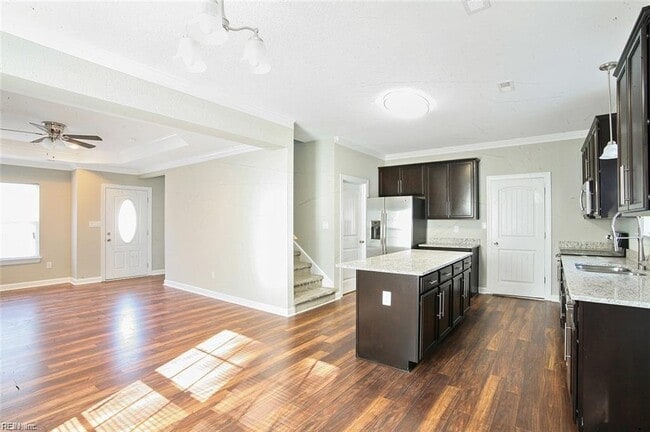 Building Photo - 1301 Elm Ave
