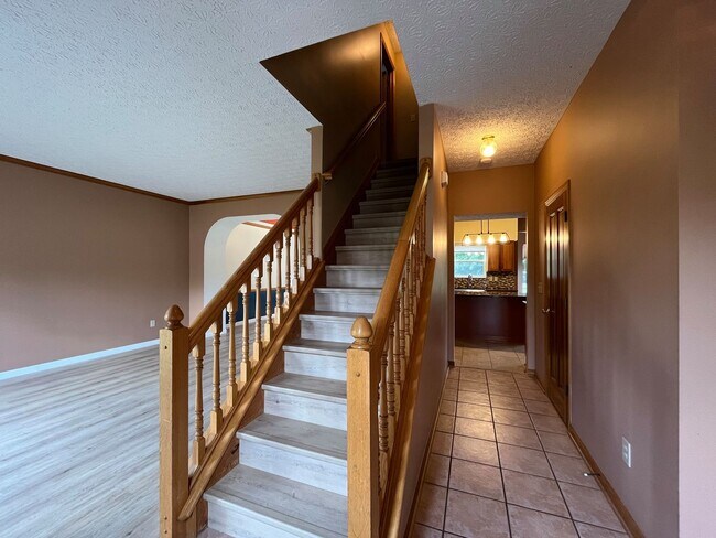 Foto del edificio - Spacious 3-Bed, 2.5-Bath Home in Desirable...