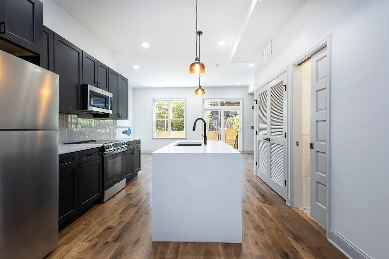 Primary Photo - 2229 N 33rd St