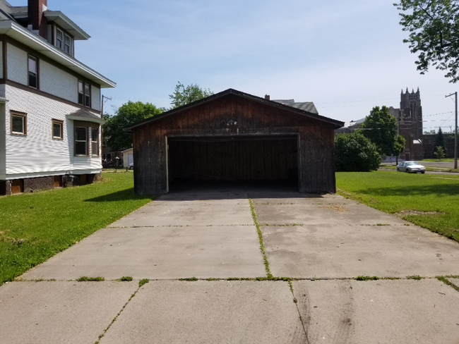 Building Photo - 1622 Ogden Ave