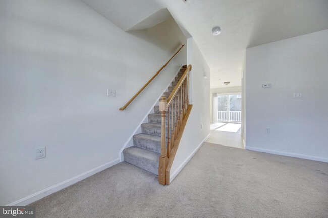 Building Photo - 23 Mustang Dr