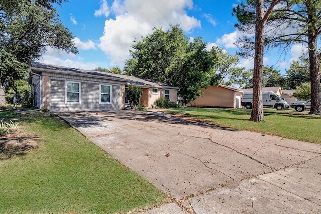 Foto del edificio - 614 Blueberry Ln