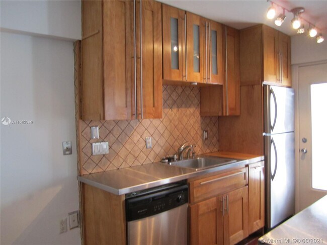 Foto del edificio - 1545 Euclid Ave