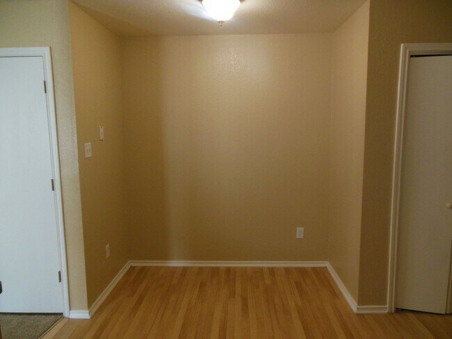 Foto del edificio - 4402 Jeff Scott Dr