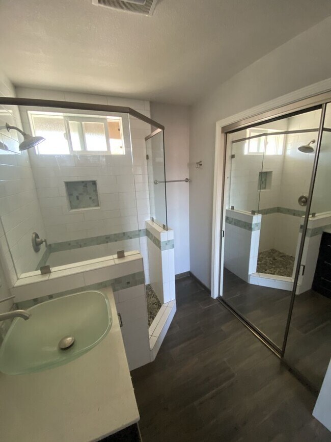Foto del edificio - Private Room with Ensuite Bath in Lompoc