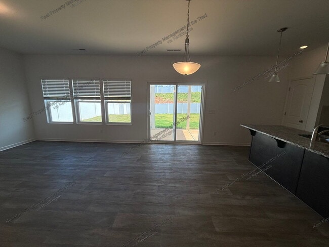 Building Photo - 5116 Reedy Creek Farm Cir