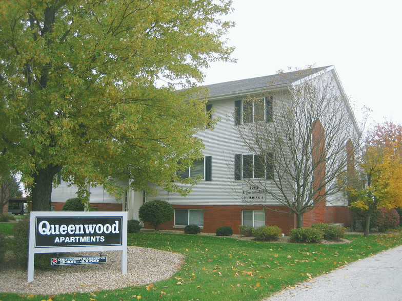 Foto del edificio - Queenwood Apartments