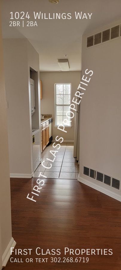 Building Photo - Move-in Ready