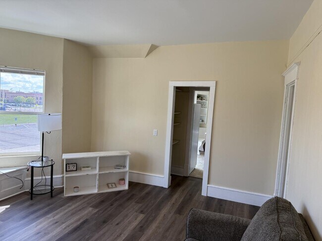 Foto del edificio - 903 Beltrami Ave NW