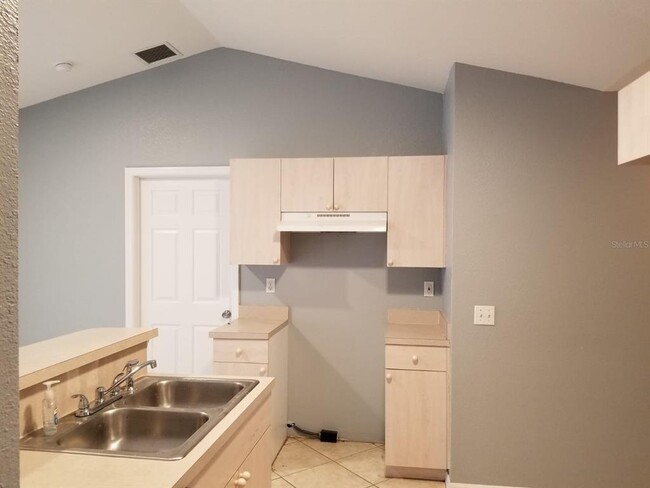 Building Photo - 462 Magpie Ct