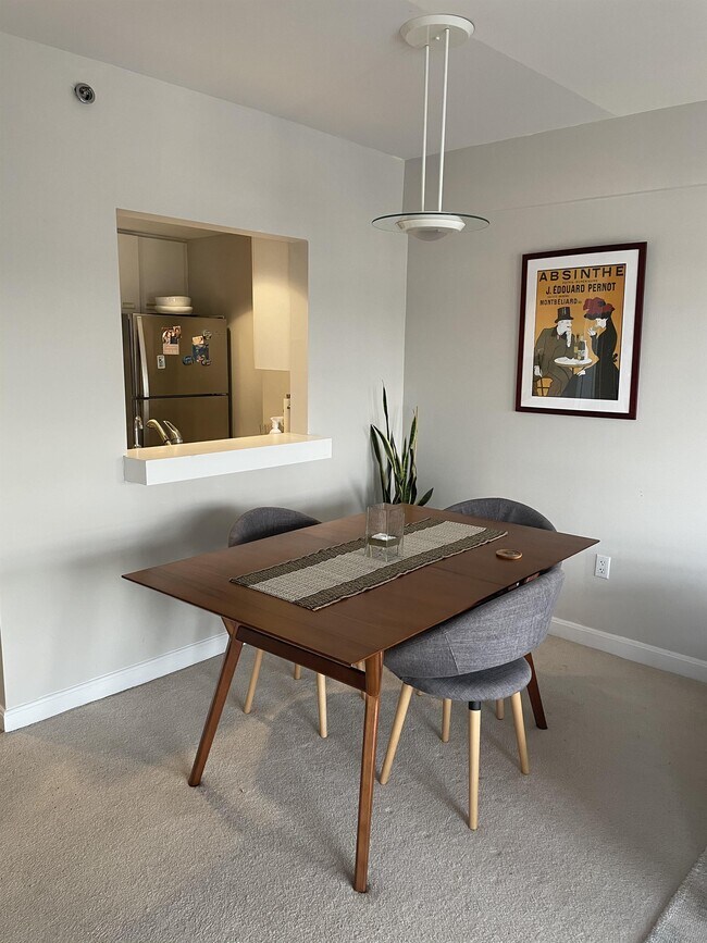 Building Photo - 931 Massachusetts Ave