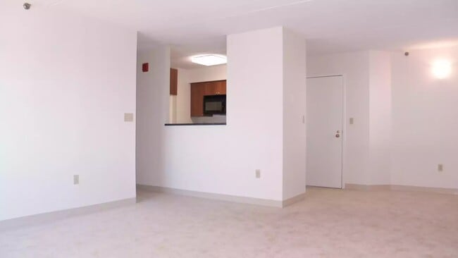 Building Photo - 17 Magazine St