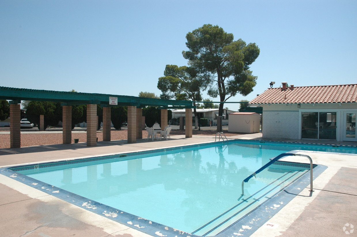 Swimming Pool - Glendale Cascade MHP