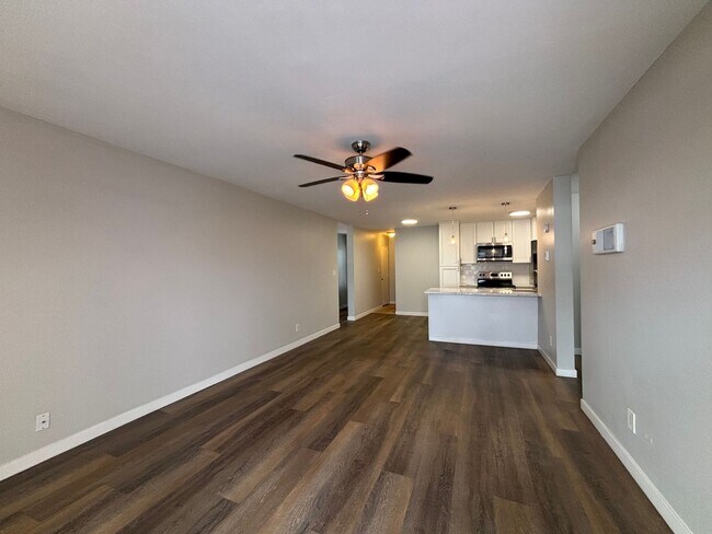 Building Photo - ***Move in special 1/2 off 1st months rent...