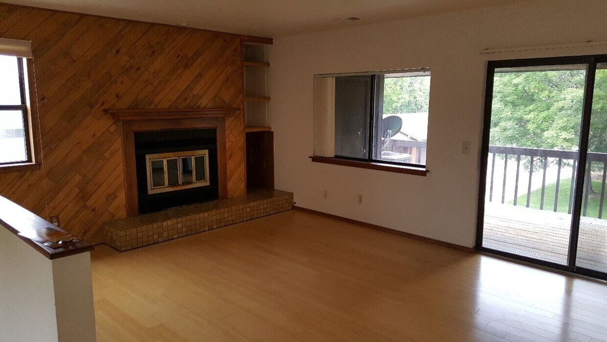 Primary Photo - 2 bed 2 bath condo