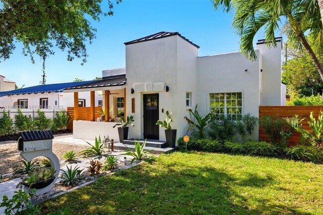 Foto del edificio - 1363 Biarritz Dr