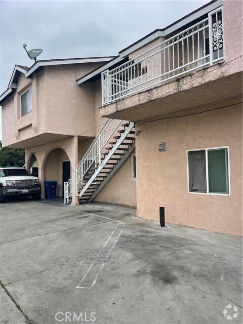 Building Photo - 6633 Orchard Ave