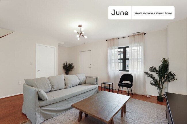 Foto del edificio - Room in Shared 5 bed/2 bath home in Logan Circle