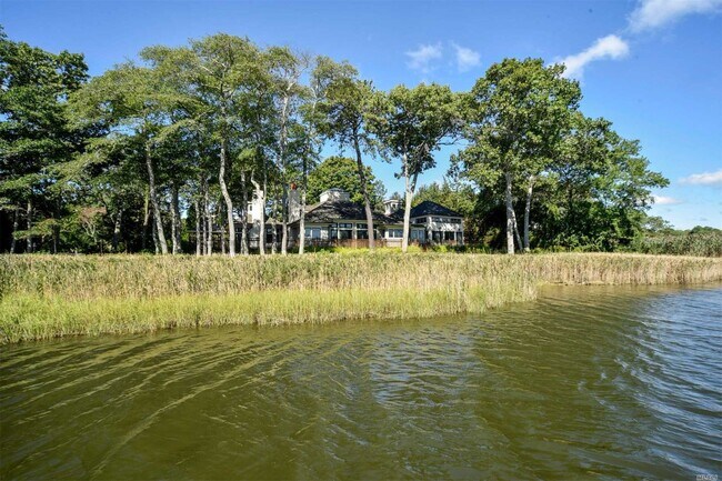 Foto del edificio - 21 Quantuck Bay Ln