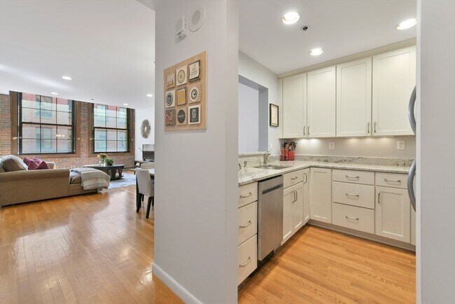 Foto del edificio - 1241-1255-1255 Adams St