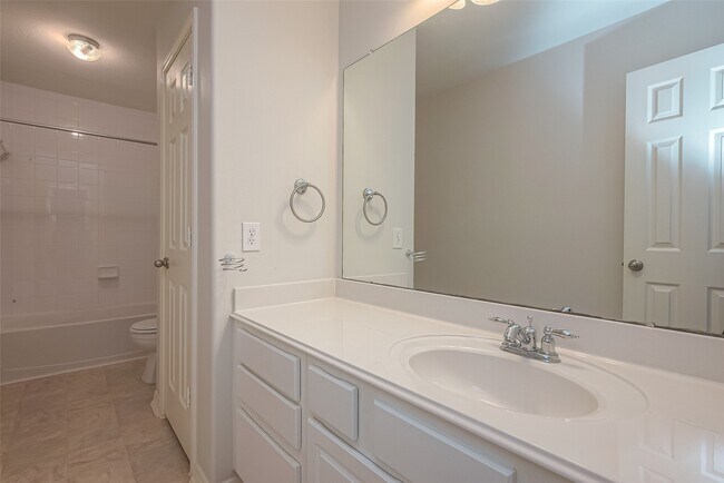Building Photo - 18118 Billabong Crescent Ct