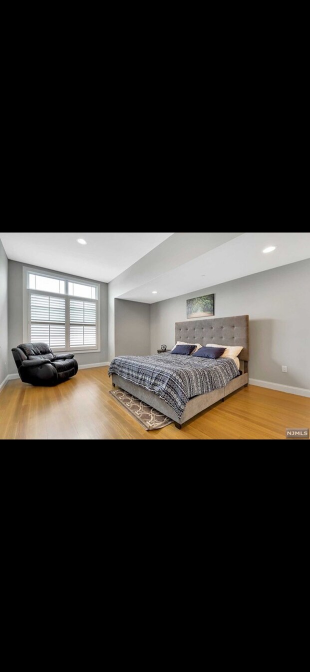 Foto del edificio - 33 Stuyvesant Ave