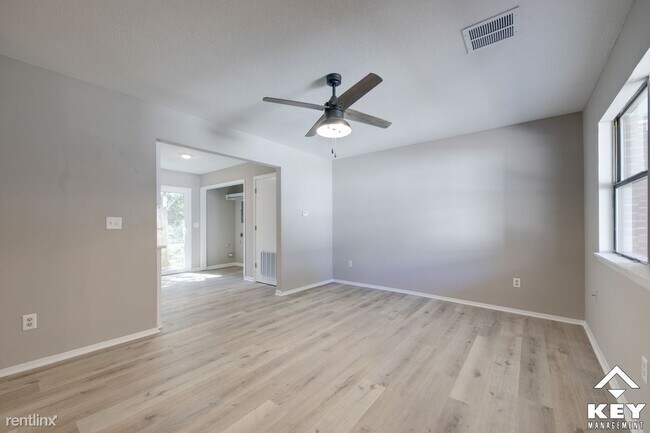 Foto del edificio - 2 br, 1 bath Townhome - 1823 S Washington Ave