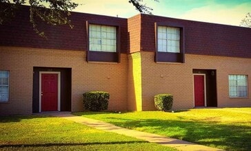 Building Photo - 2400 Buffalo Gap Rd