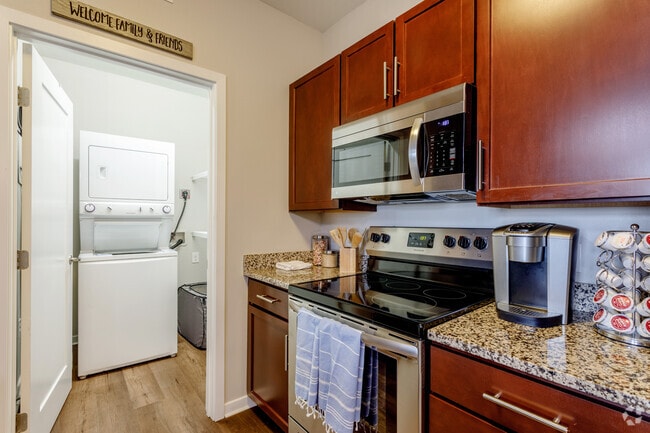 2BR, 2BA - 1,035SF - Overture Central Park 55+ Active Adult Apartment Homes