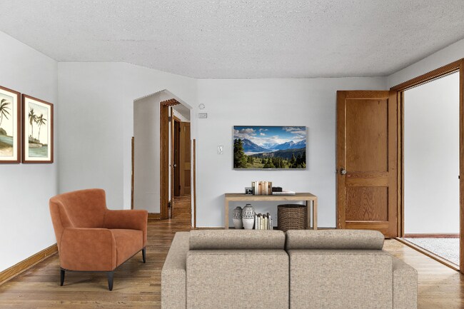 Building Photo - 144 8th Ave S