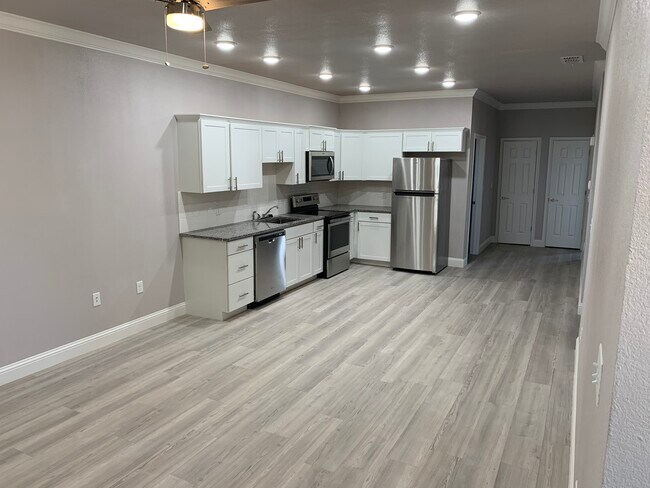 Foto del edificio - 2644 E 14th St