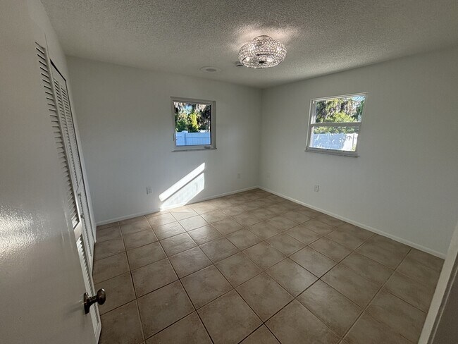 Foto del edificio - 6194 Seaport St