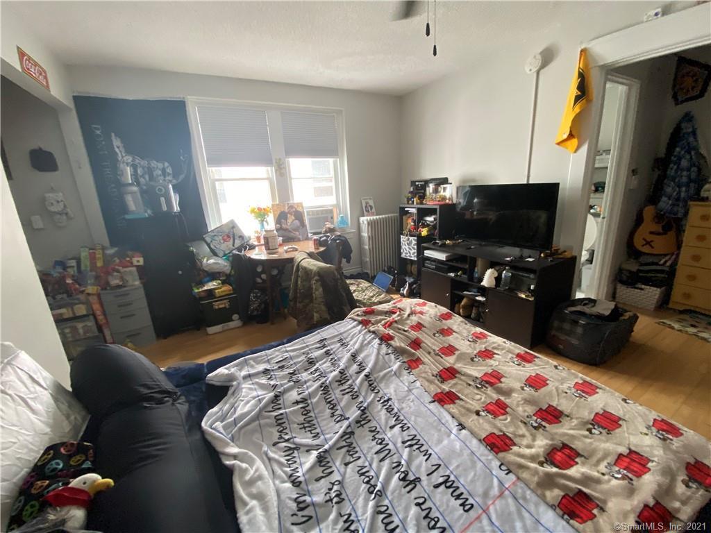 Primary Photo - 100 Howe St