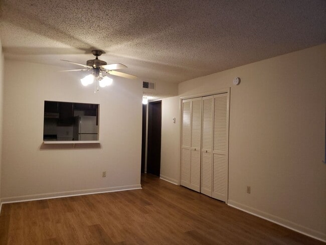 1 Bedroom, 1.5 Bath Townhouse - 1 Bedroom, 1.5 Bath Townhouse