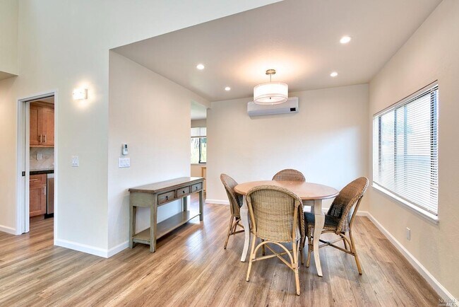 Building Photo - 71 Windstone Dr