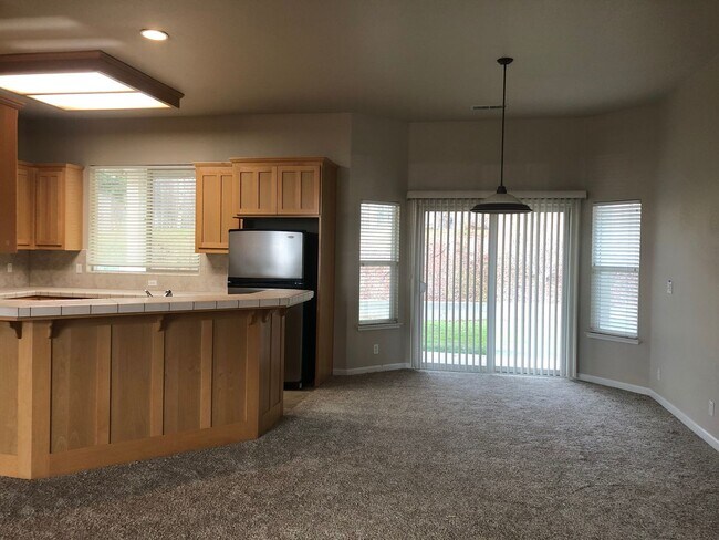 Building Photo - Gorgeous House in Cal Park - Available Soon!!