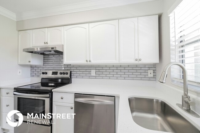 Building Photo - 505 E Palmetto Ave