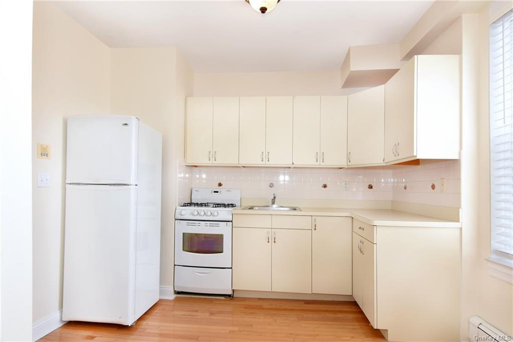 106 Fourth Ave Unit C1, Village of Pelham, NY 10803 Apartment for