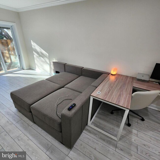 Foto del edificio - 255 S Pickett St