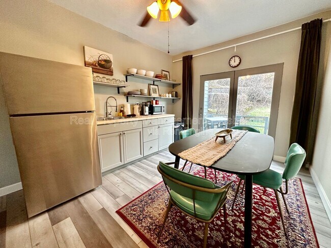 Foto del edificio - 320 Greenfield Ave