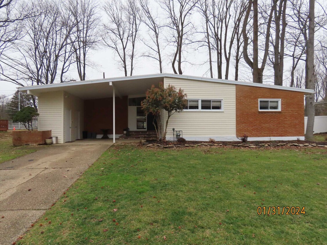 Primary Photo - 1307 Grinnell Rd