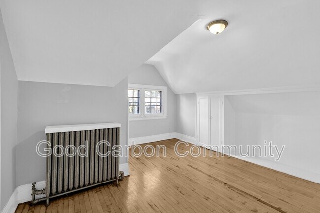 Building Photo - 377 Elmwood Ave