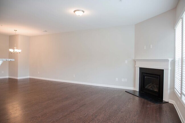 Foto del edificio - 1210 Foxcroft Ln