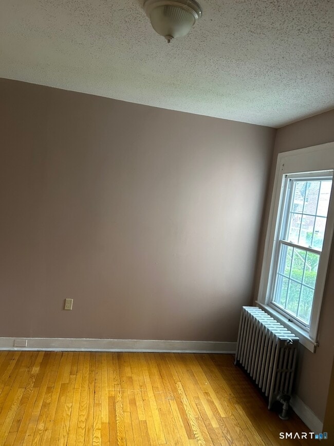 Building Photo - 82-84-84 Glendale Ave